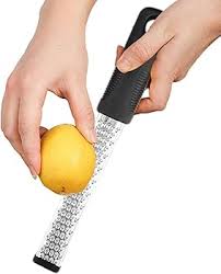 Râpe à Agrumes et Fromage Zesteur Inoxydable Ergonomique Gingembre