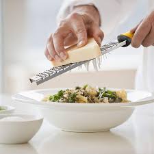 Râpe Aliment avec Couvercle de Protection Antidérapant - Sécurité et Précision en Cuisine